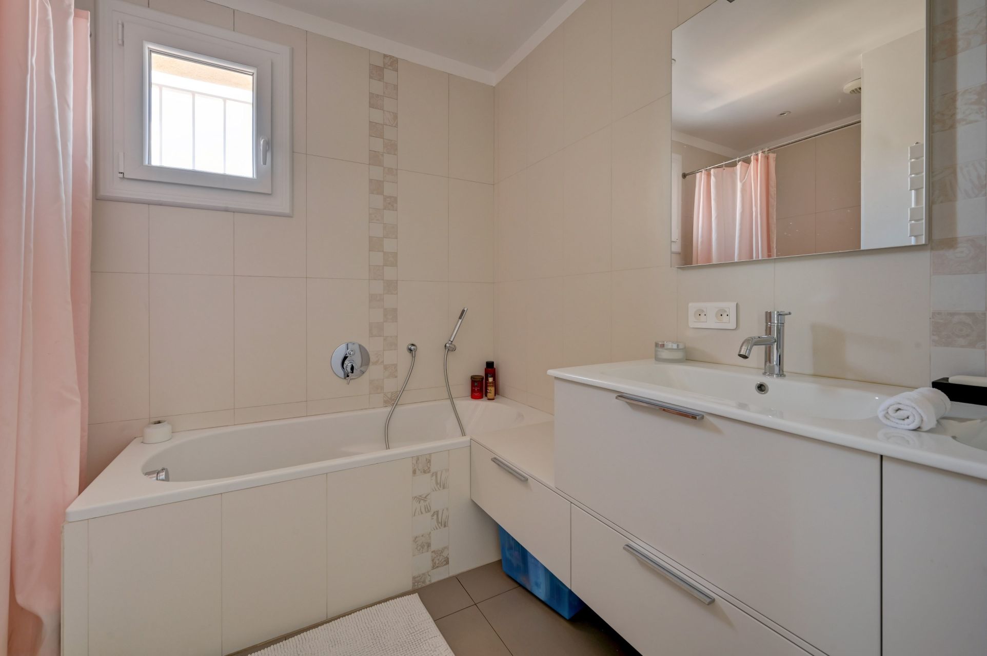 maison de luxe 6 Pièces en vente sur CABRIES (13480)