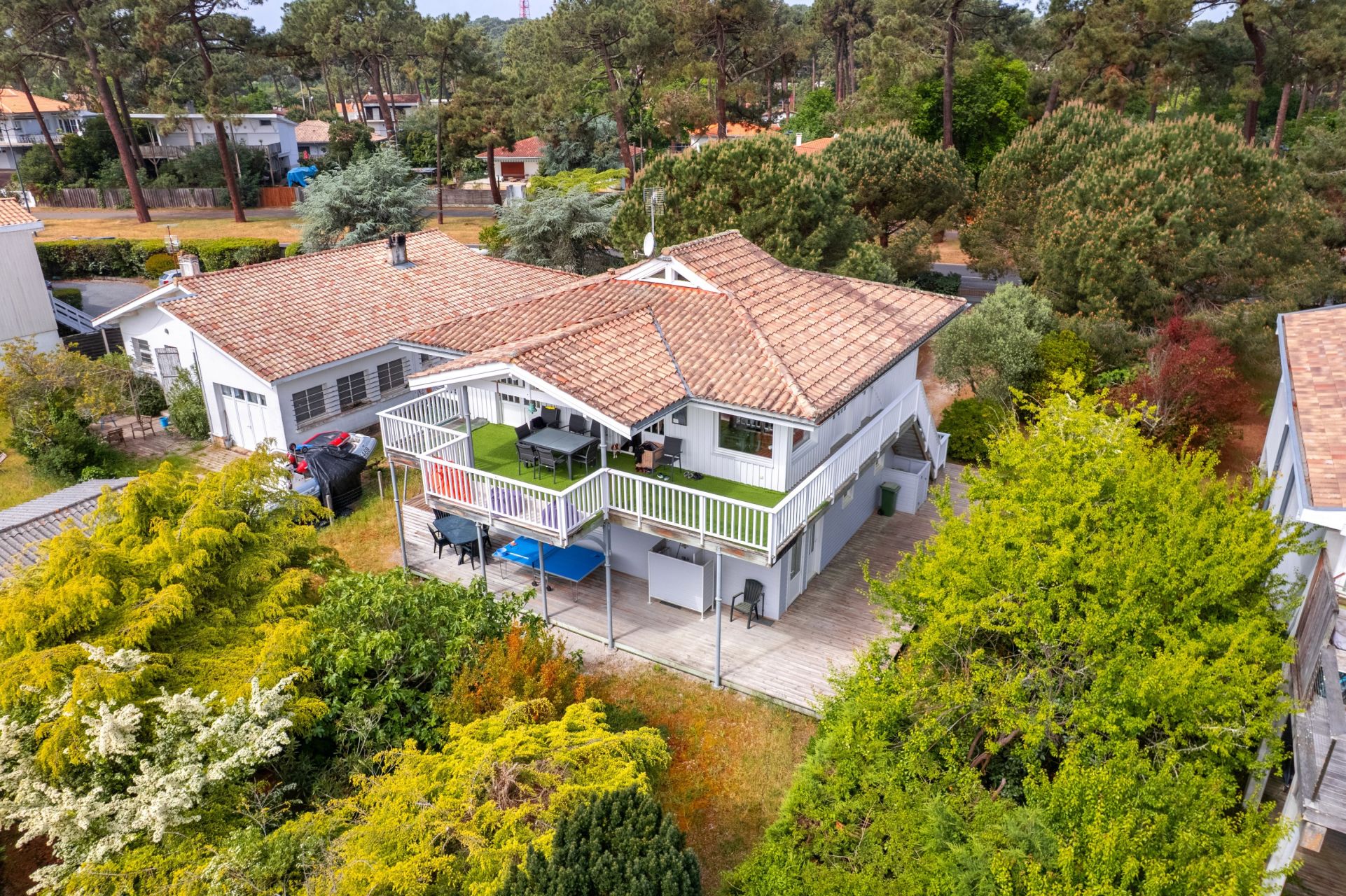 luxury house 6 Rooms for sale on CAP FERRET (33970)