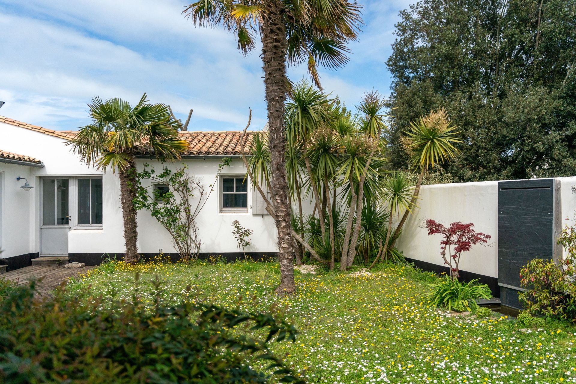 luxury house 7 Rooms for sale on LES PORTES EN RE (17880)