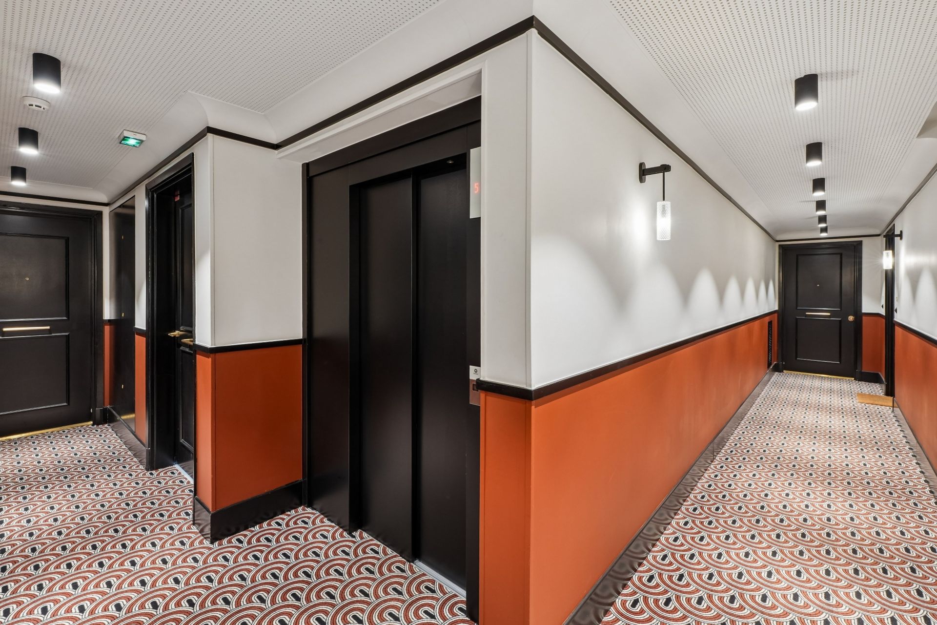 luxury apartment 5 Rooms for sale on ST OUEN (93400)