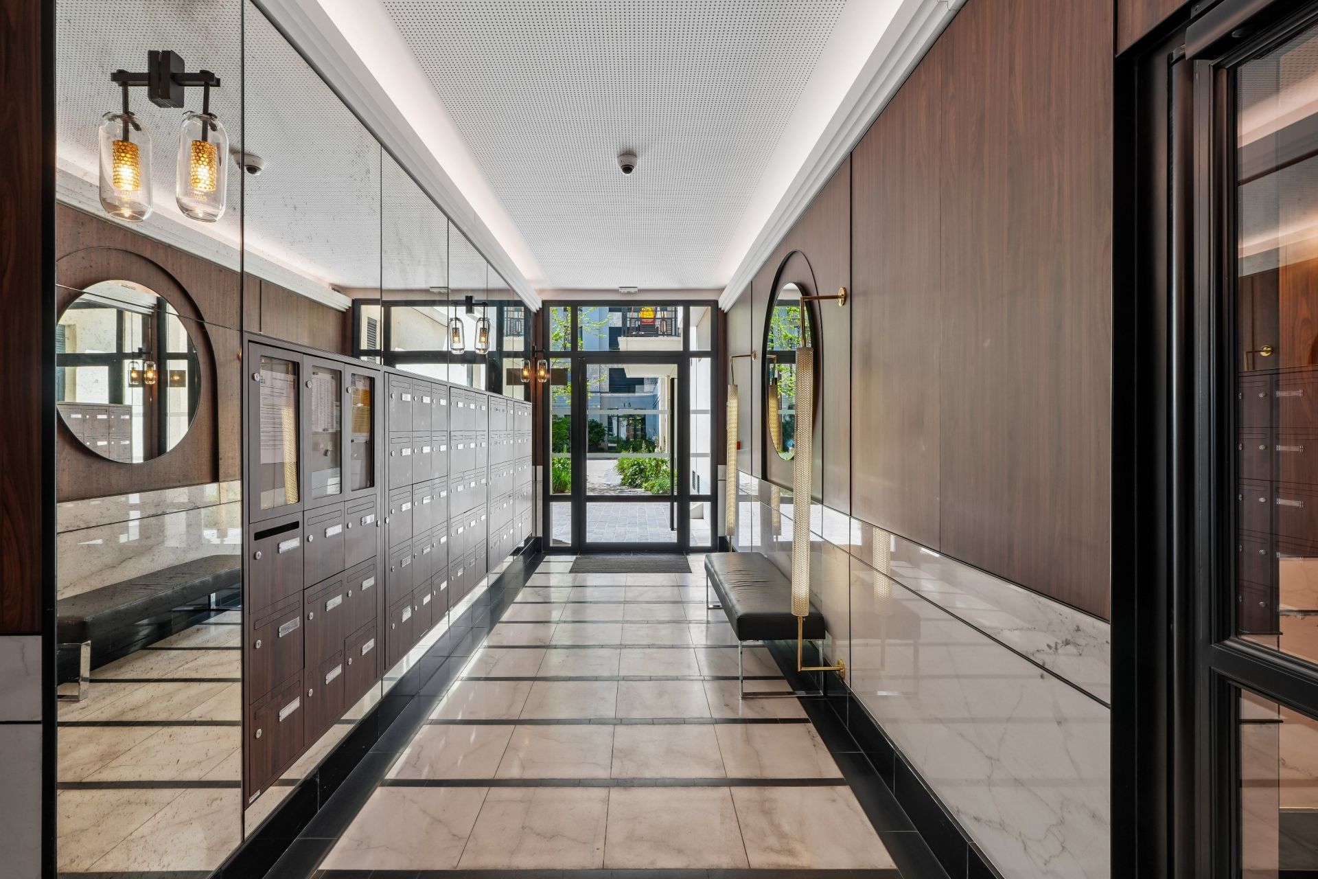 luxury apartment 5 Rooms for sale on ST OUEN (93400)