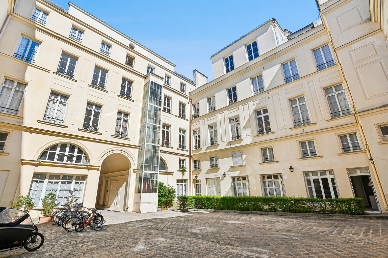 luxury apartment 2 Rooms for rent on PARIS (75007)