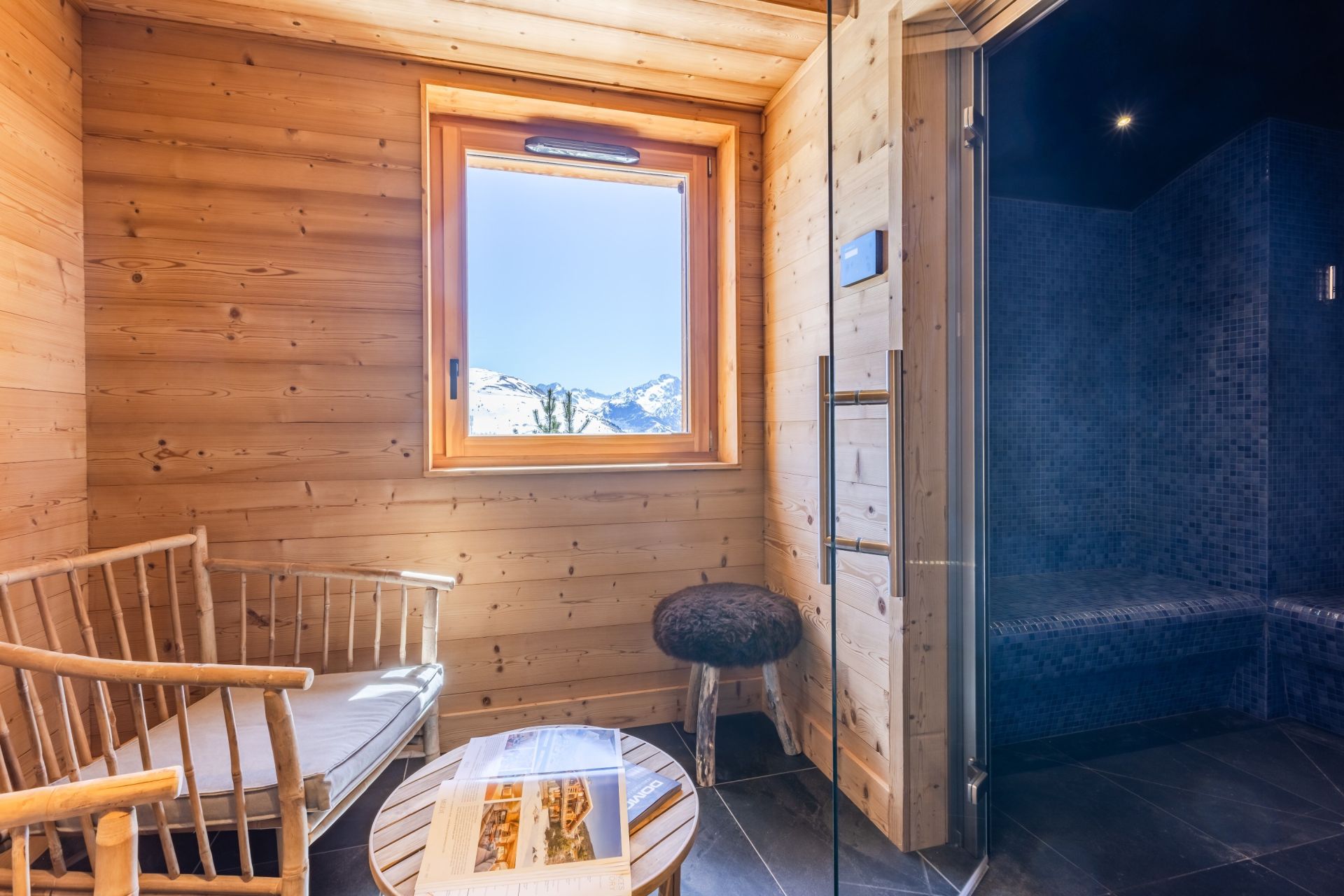 luxury chalet 9 Rooms for sale on L ALPE D HUEZ (38750)
