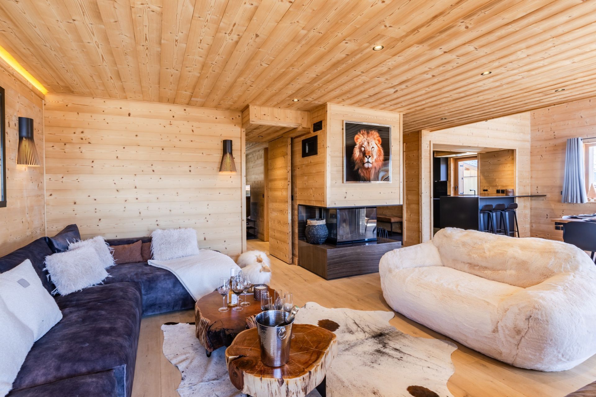 luxury chalet 9 Rooms for sale on L ALPE D HUEZ (38750)