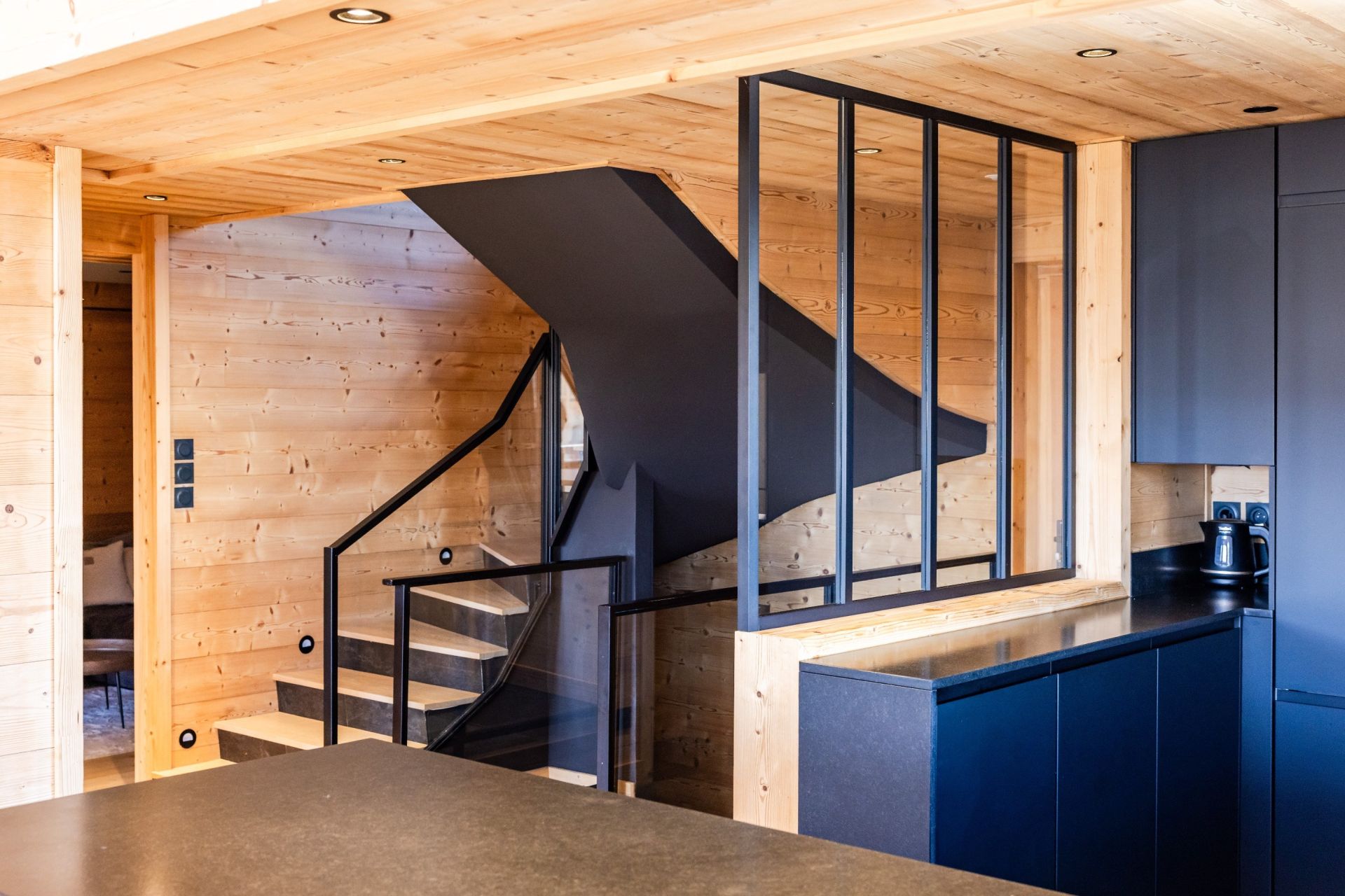 luxury chalet 9 Rooms for sale on L ALPE D HUEZ (38750)
