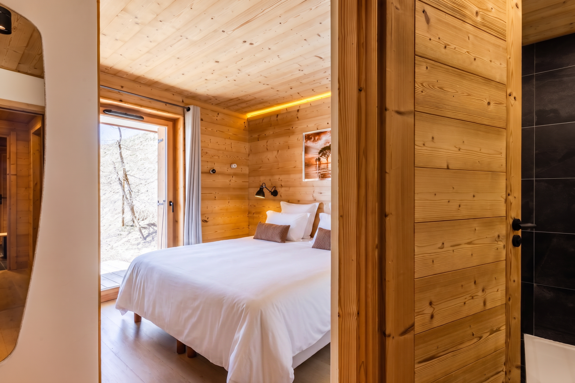 luxury chalet 9 Rooms for sale on L ALPE D HUEZ (38750)