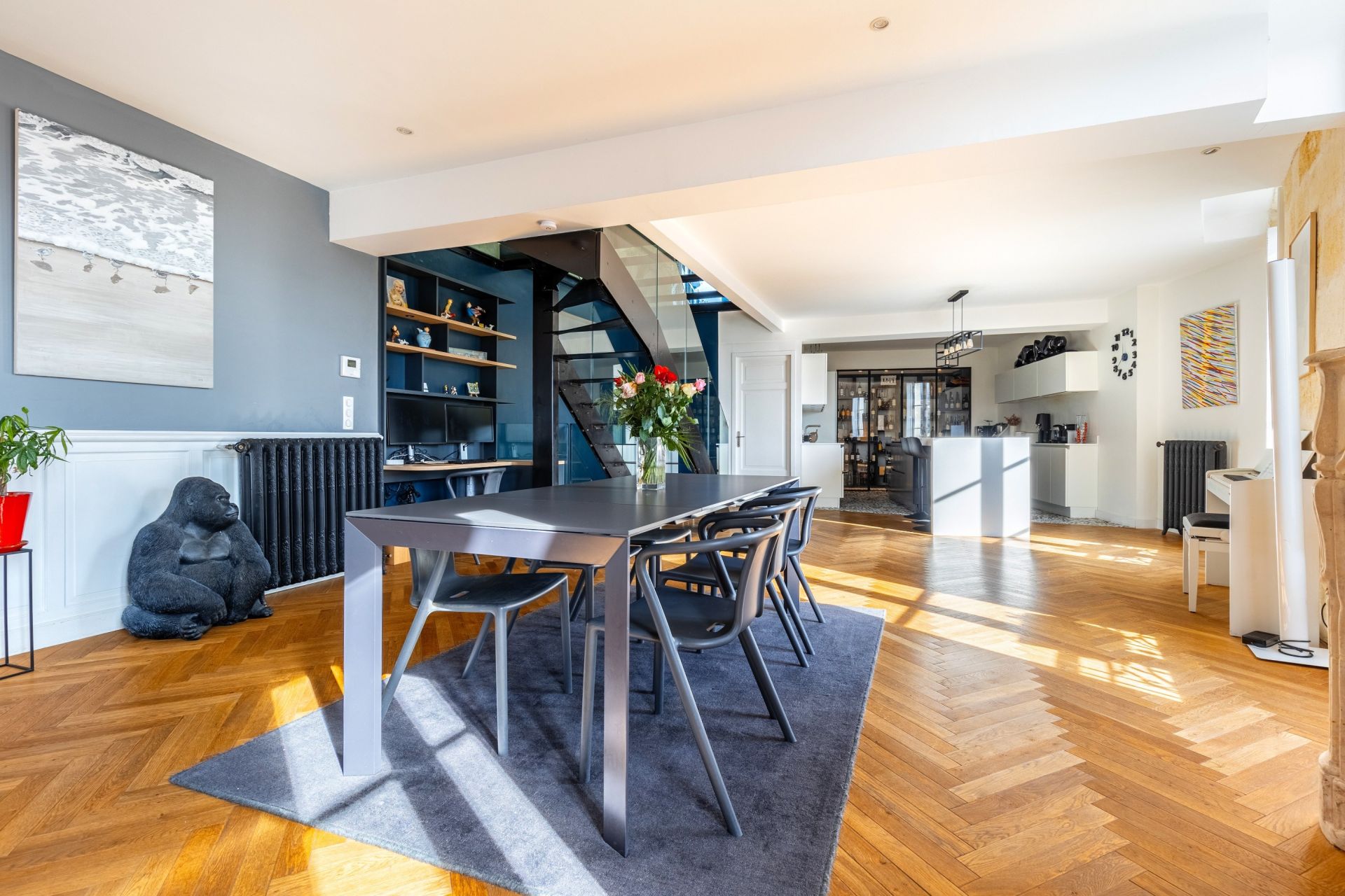 luxury apartment 5 Rooms for sale on BORDEAUX (33000)