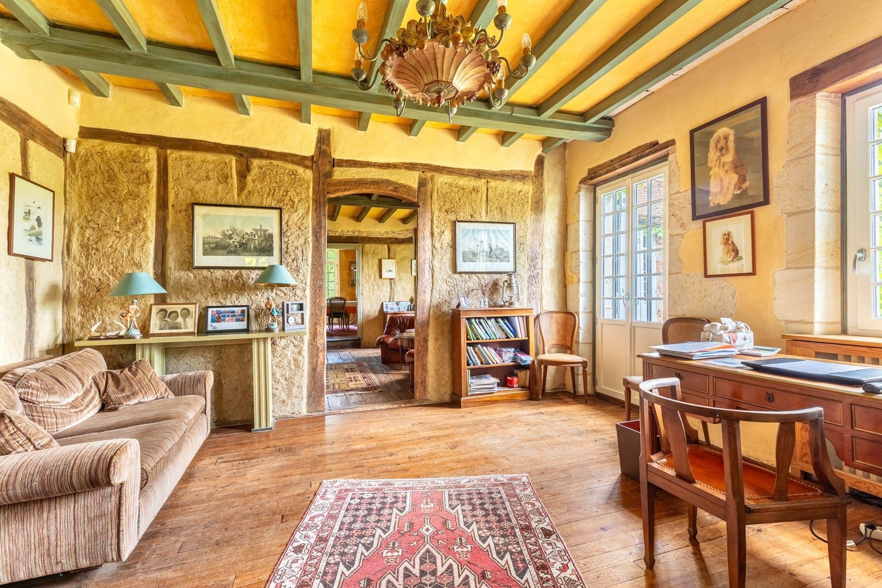 castle 8 Rooms for sale on BORDEAUX (33000)