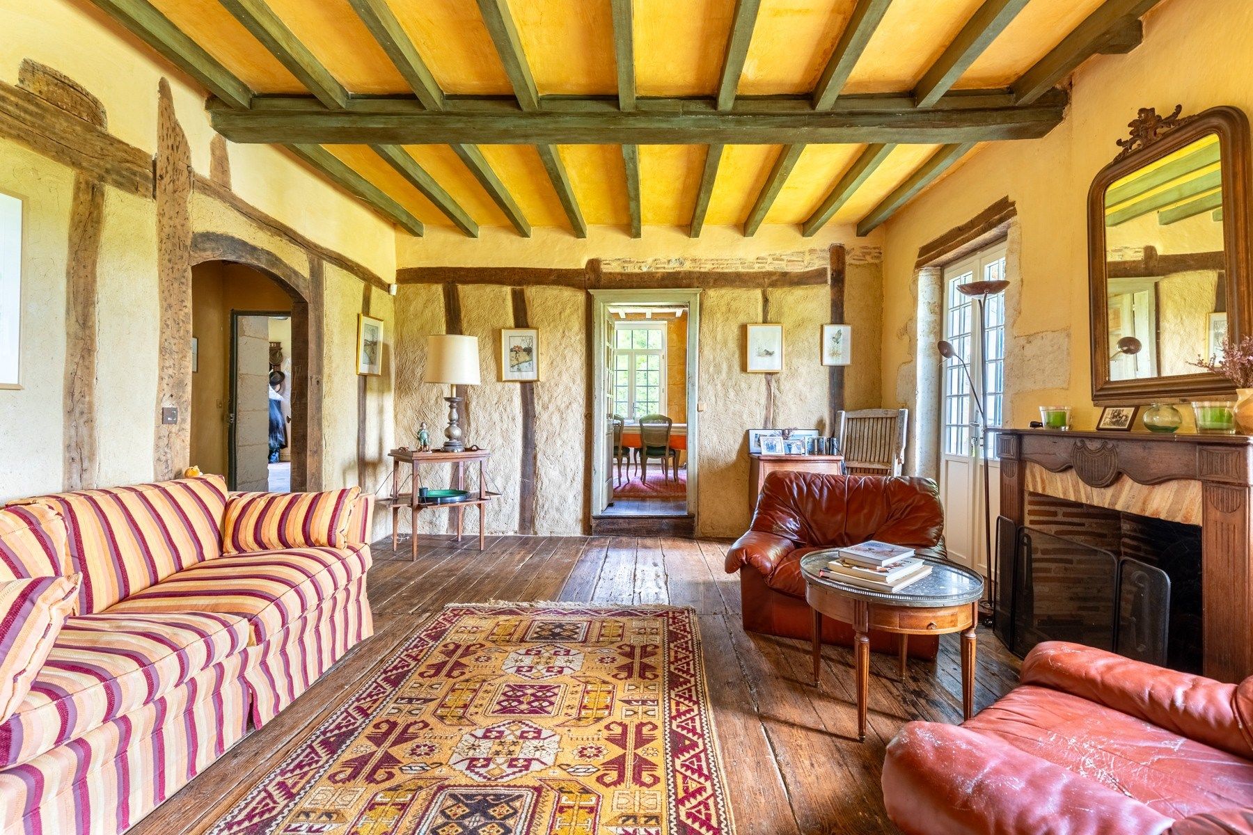 castle 8 Rooms for sale on BORDEAUX (33000)