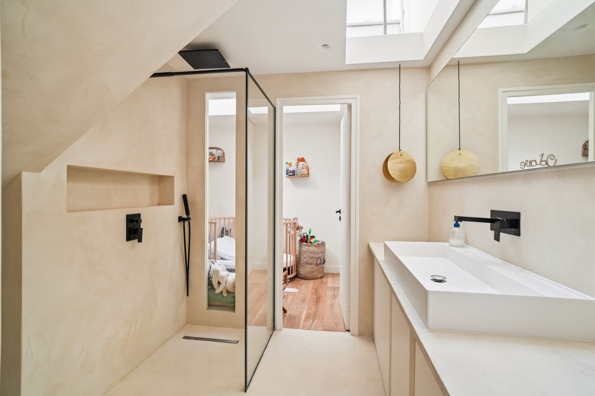 luxury artist studio 3 Rooms for sale on PARIS (75017)