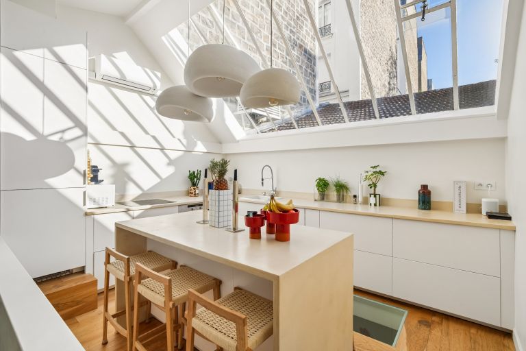 luxury artist studio 3 Rooms for sale on PARIS (75017)