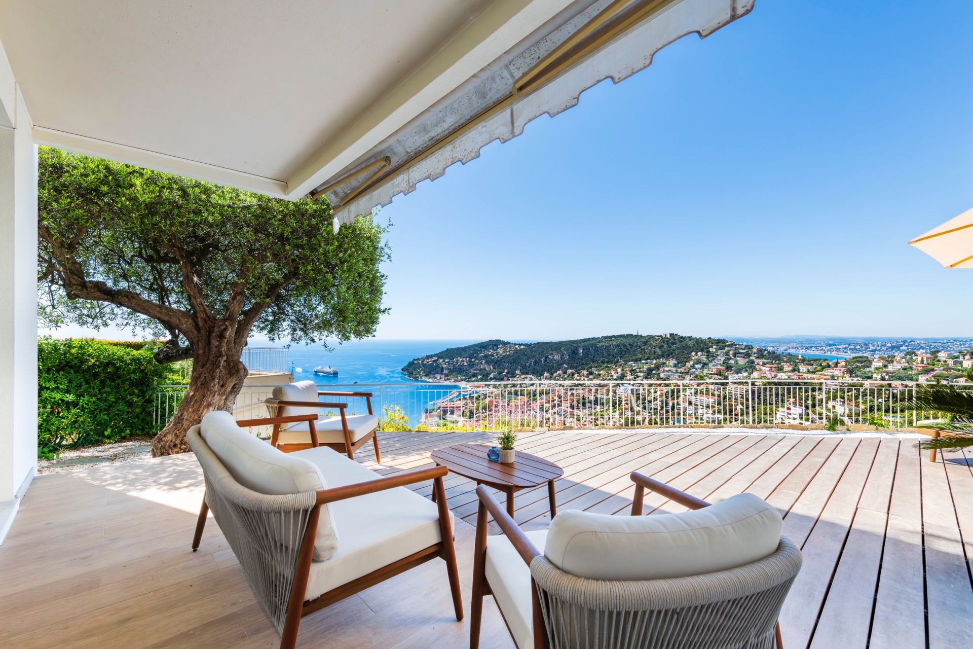 luxury apartment 3 Rooms for sale on VILLEFRANCHE SUR MER (06230)