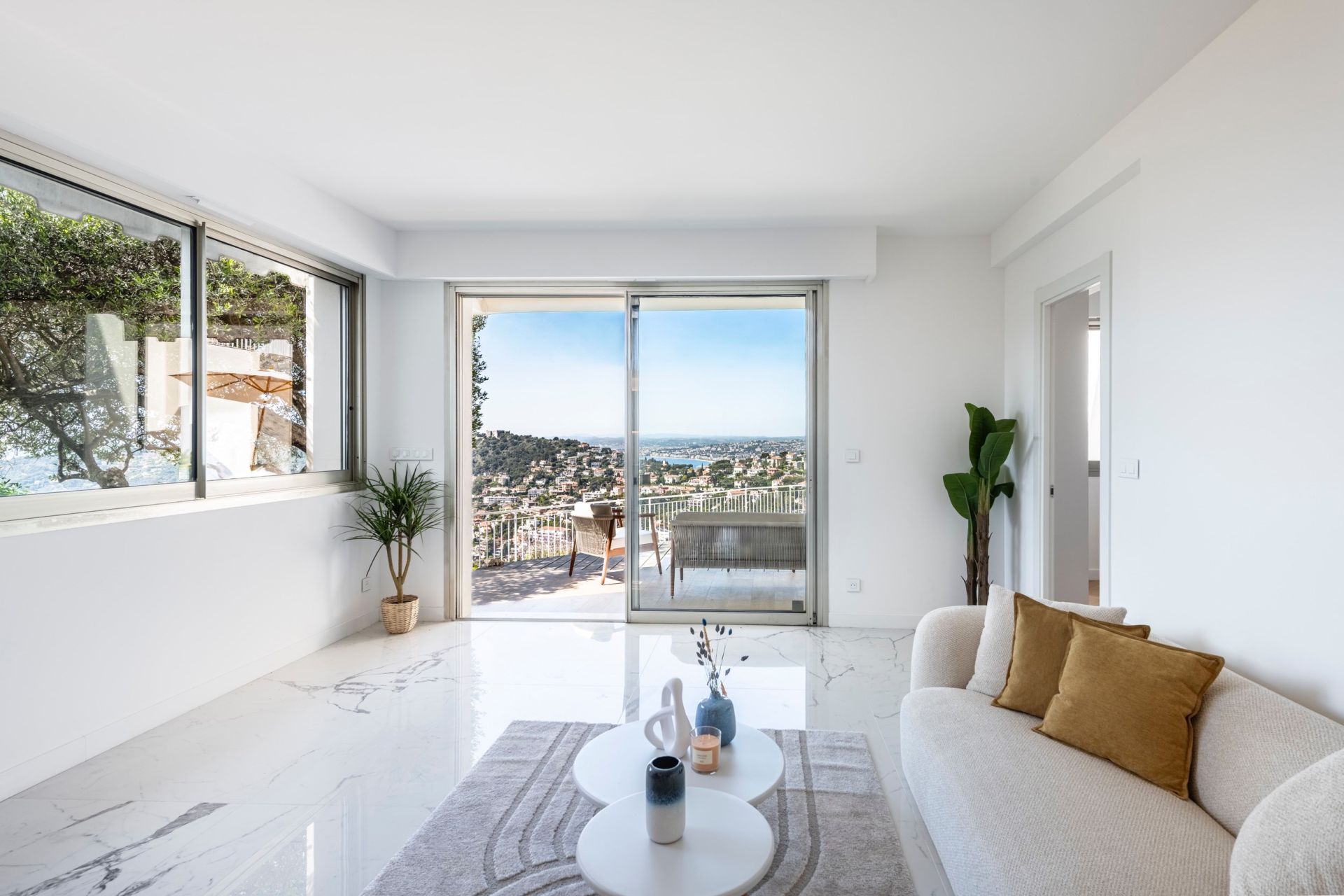 luxury apartment 3 Rooms for sale on VILLEFRANCHE SUR MER (06230)