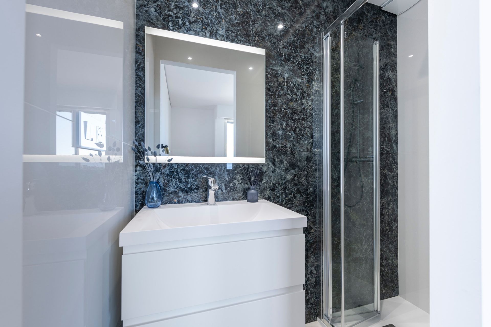 luxury apartment 3 Rooms for sale on VILLEFRANCHE SUR MER (06230)