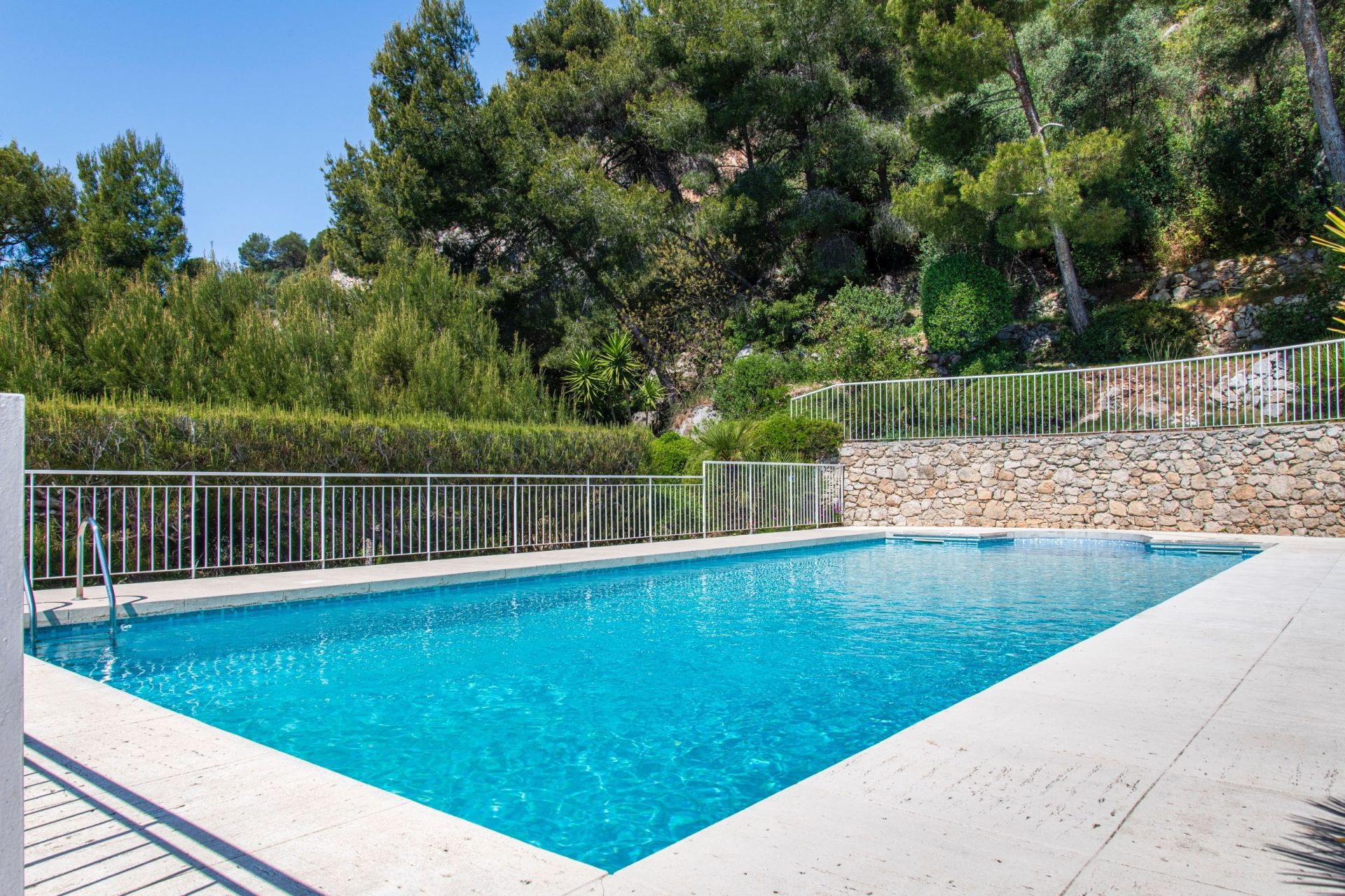 luxury apartment 3 Rooms for sale on VILLEFRANCHE SUR MER (06230)