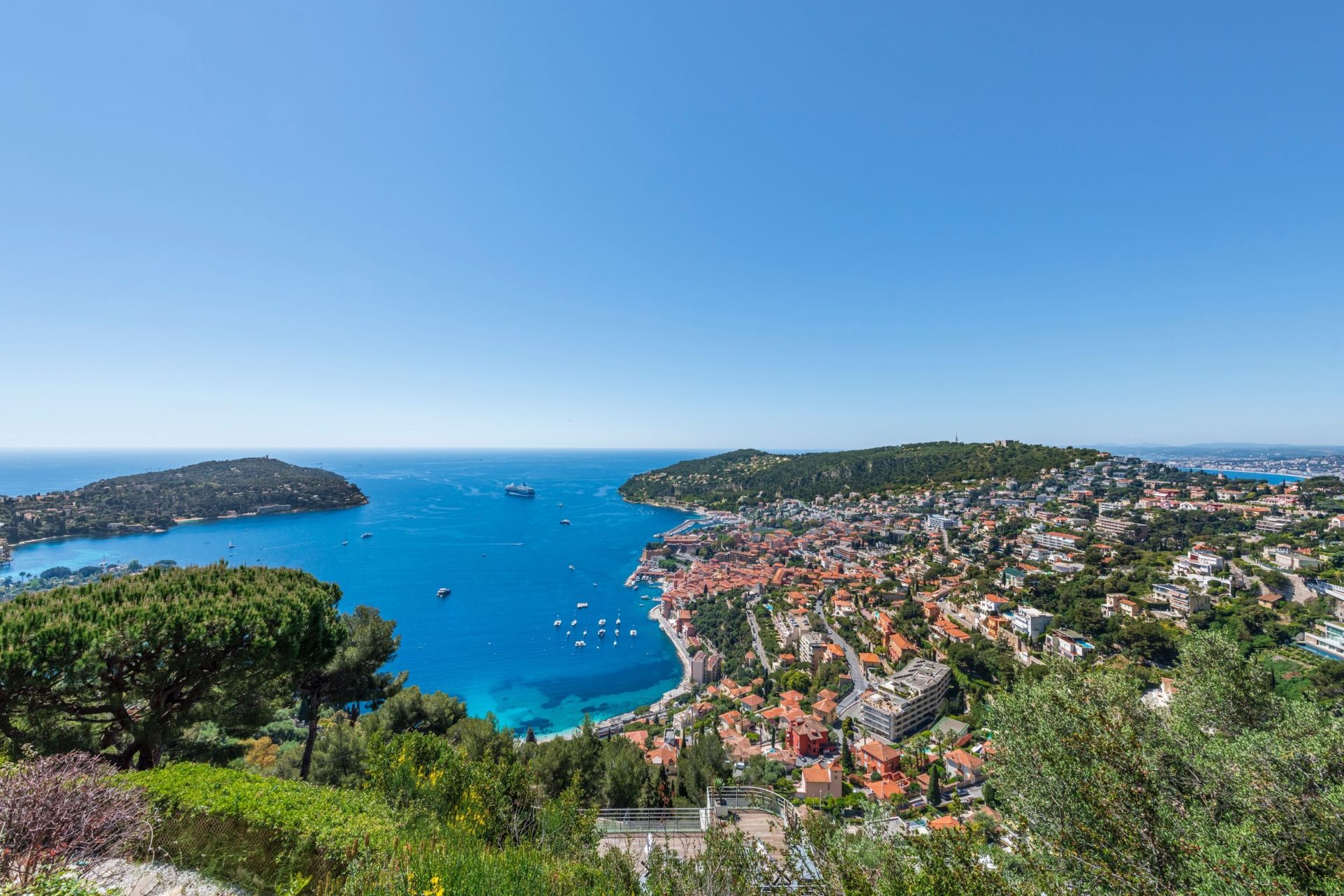 luxury apartment 3 Rooms for sale on VILLEFRANCHE SUR MER (06230)