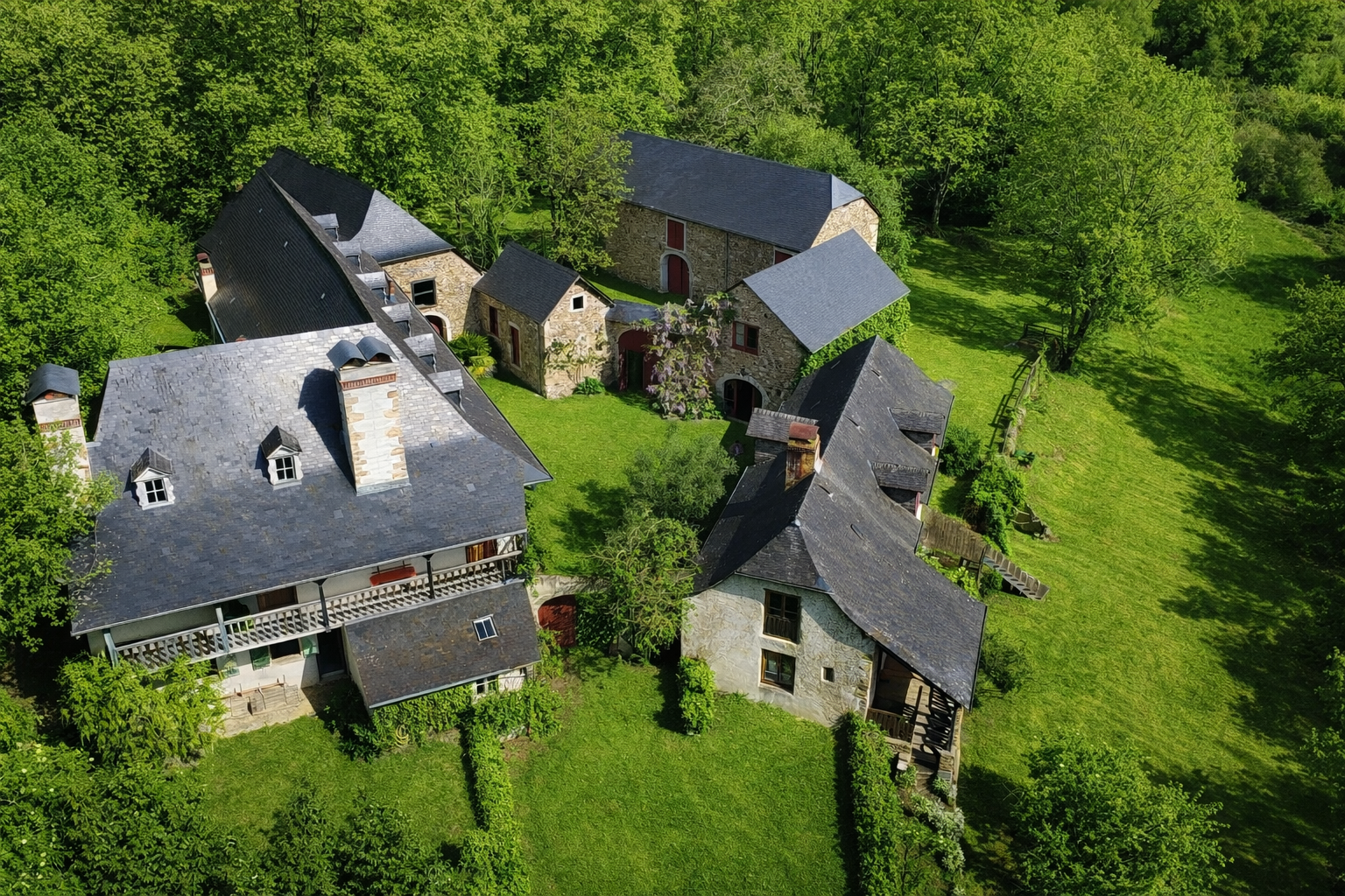 luxury house 8 Rooms for sale on ST FAUST (64110)