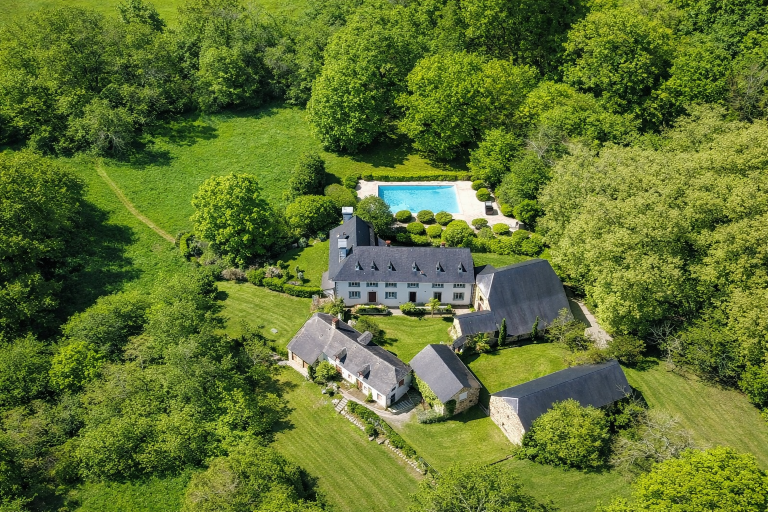 luxury house 8 Rooms for sale on ST FAUST (64110)