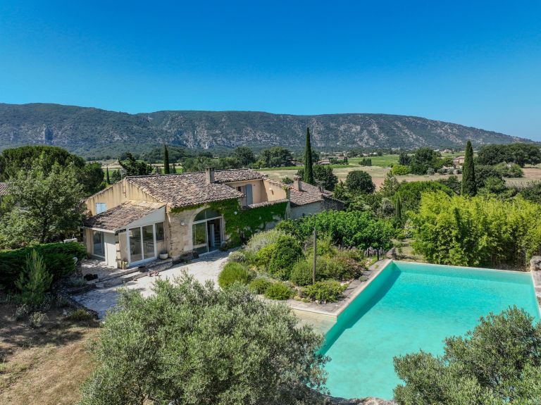 maison de luxe 10 Pièces en vente sur OPPEDE (84580)