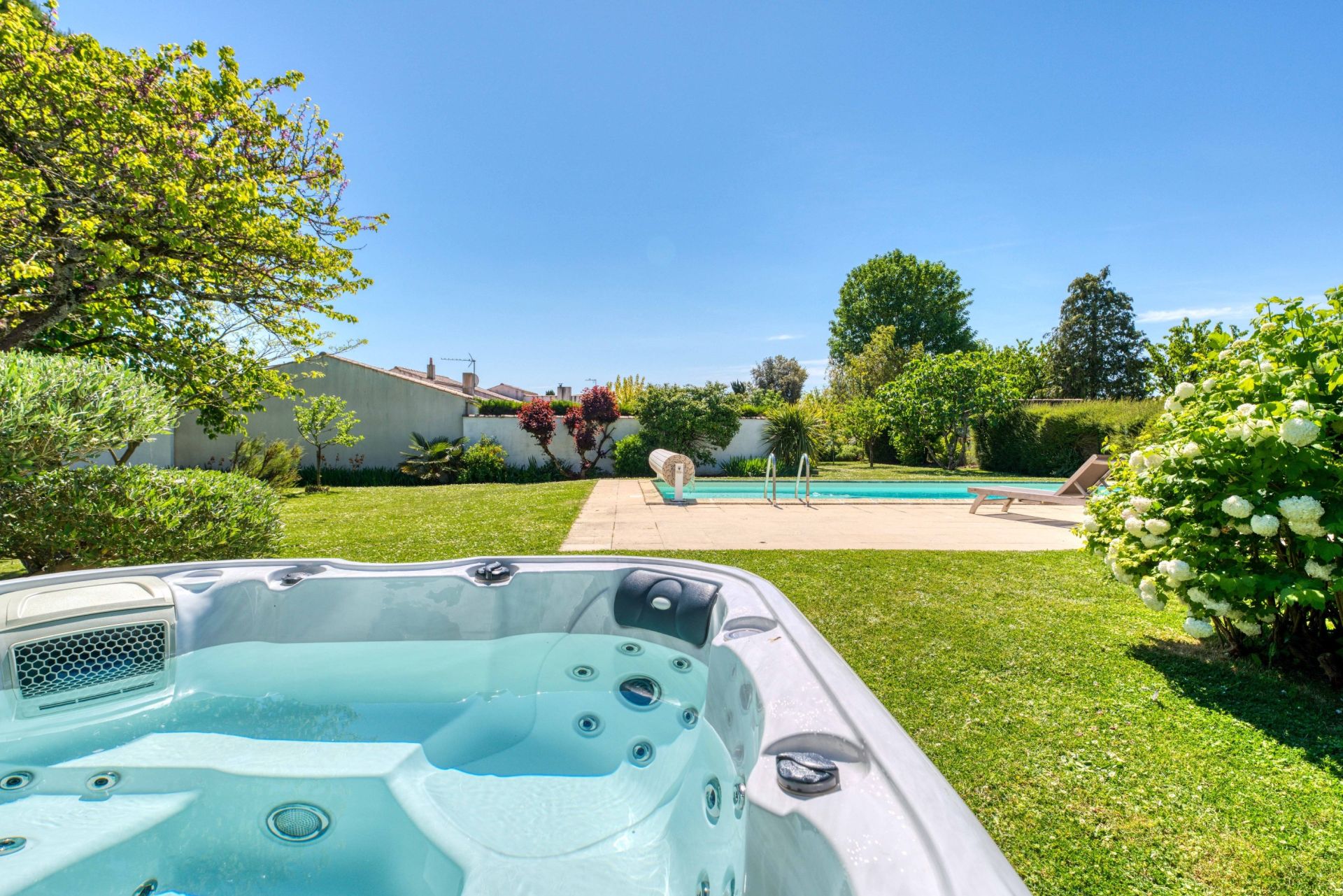 maison de luxe 7 Pièces en vente sur DOMPIERRE SUR MER (17139)