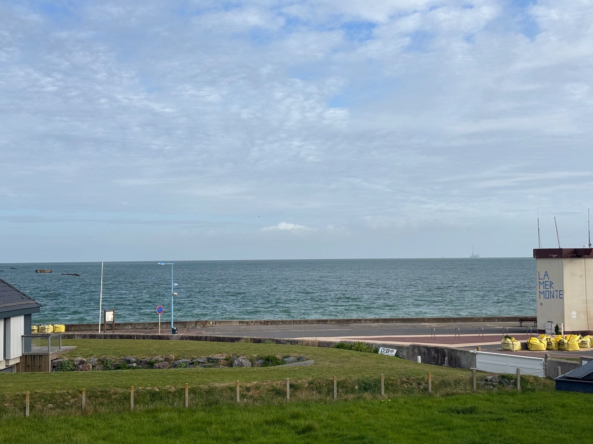 luxury house 8 Rooms for sale on ASNELLES (14960)