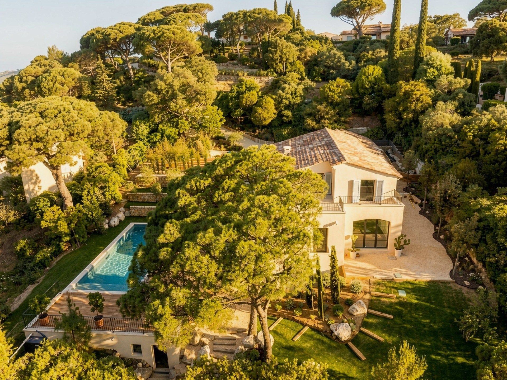 luxury villa 10 Rooms for sale on RAMATUELLE (83350)