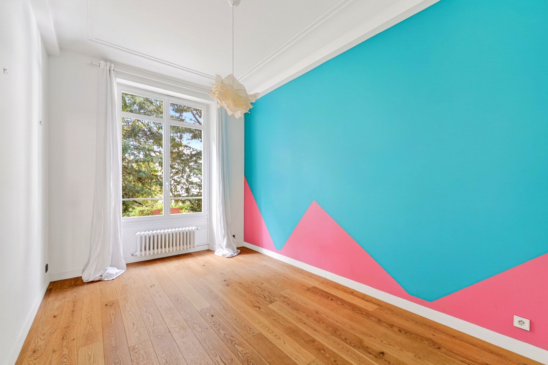 luxury apartment 6 Rooms for sale on MARSEILLE (13008)