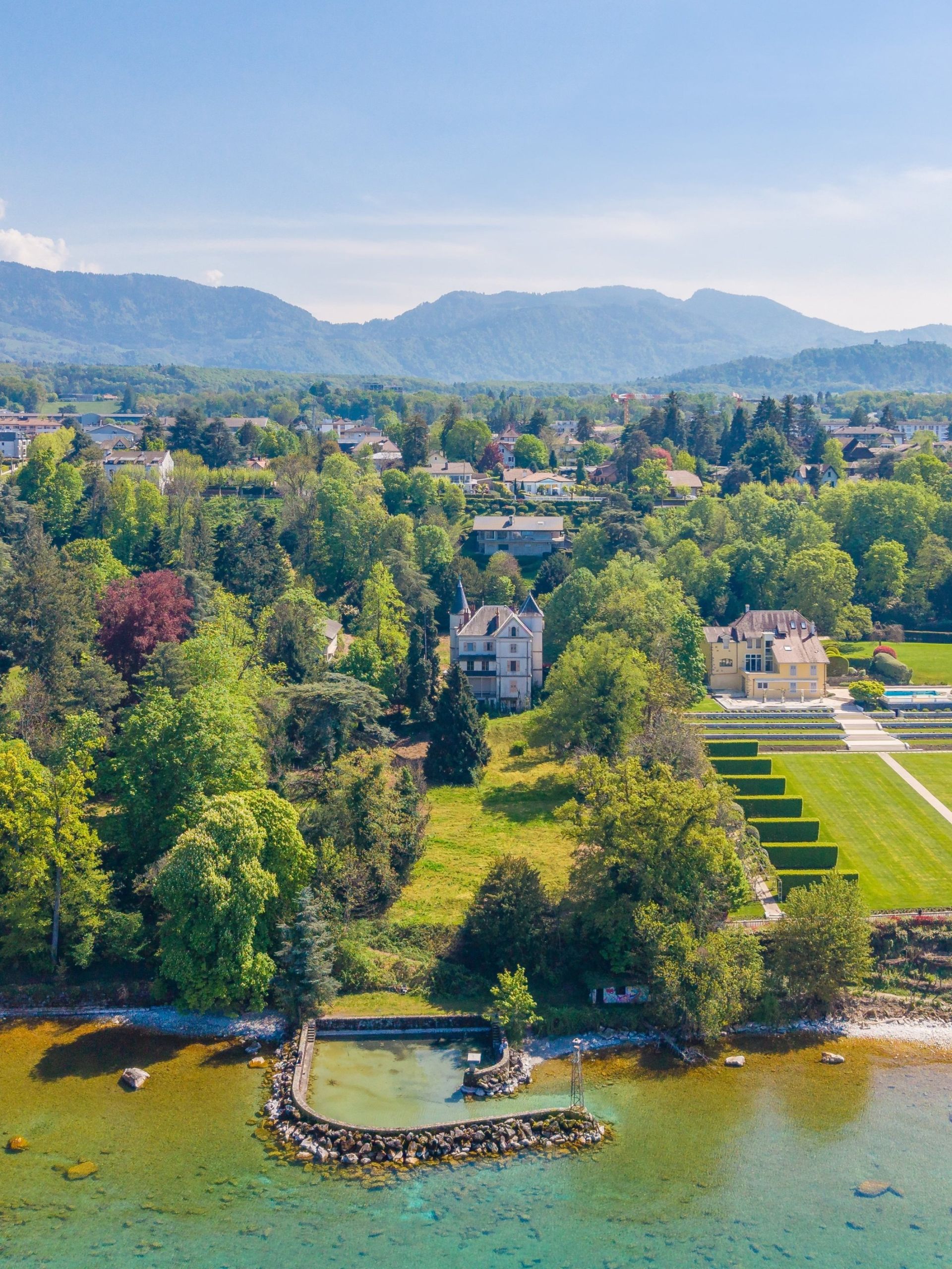 luxury house 7 Rooms for sale on THONON LES BAINS (74200)