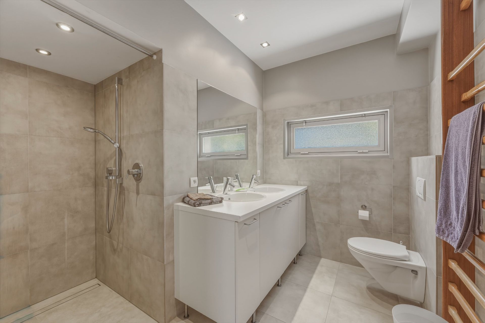 luxury house 7 Rooms for sale on THONON LES BAINS (74200)