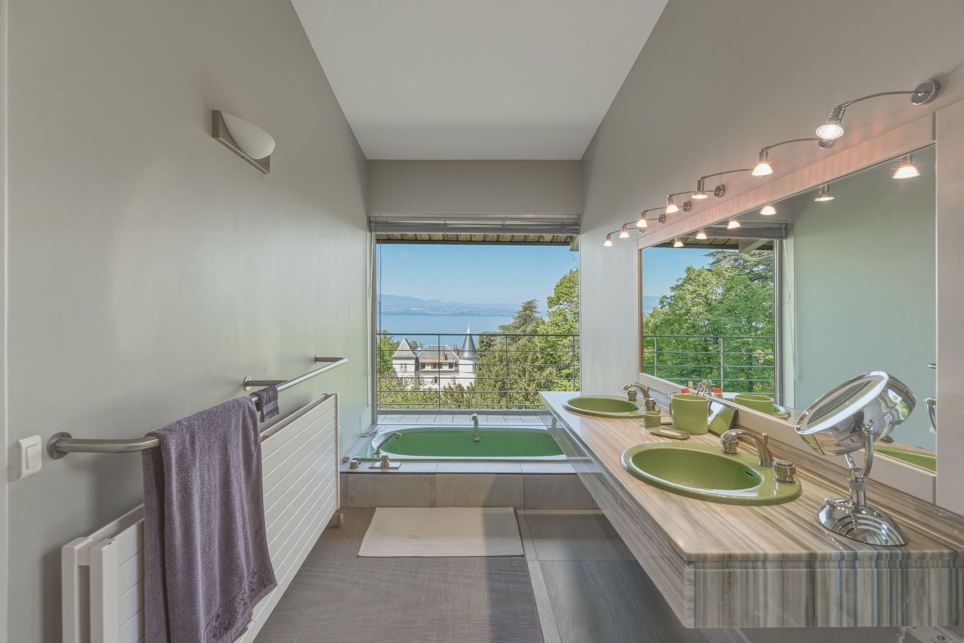luxury house 7 Rooms for sale on THONON LES BAINS (74200)
