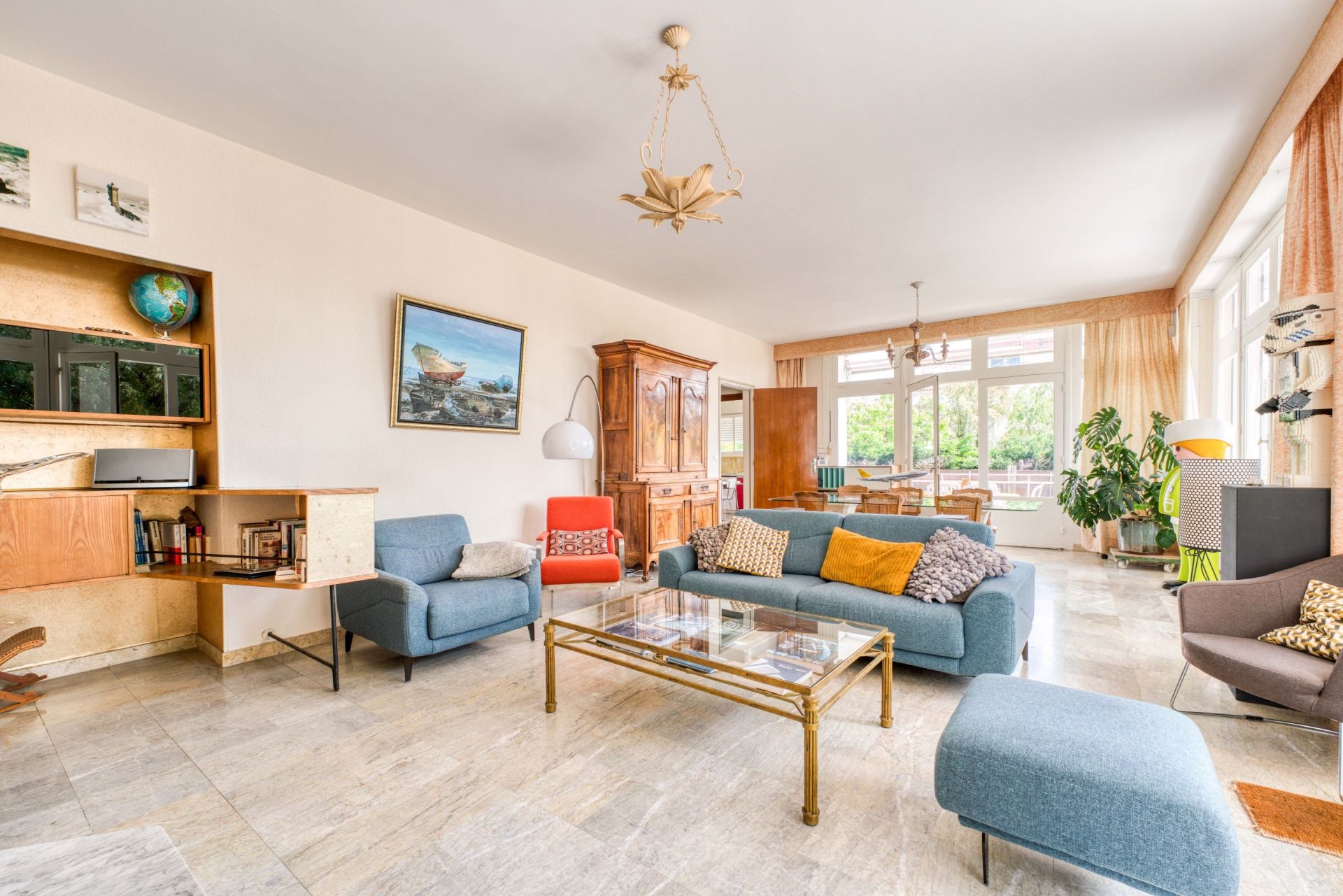 luxury house 8 Rooms for sale on ROYAN (17200)
