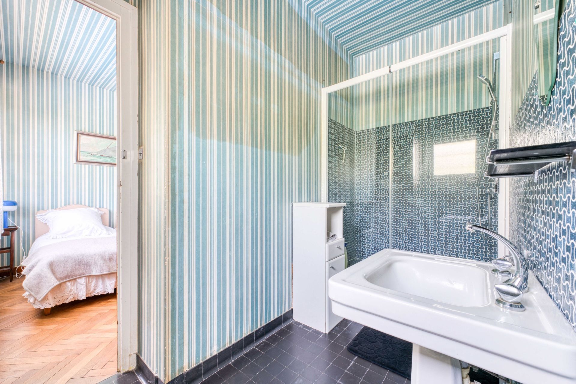 luxury house 8 Rooms for sale on ROYAN (17200)