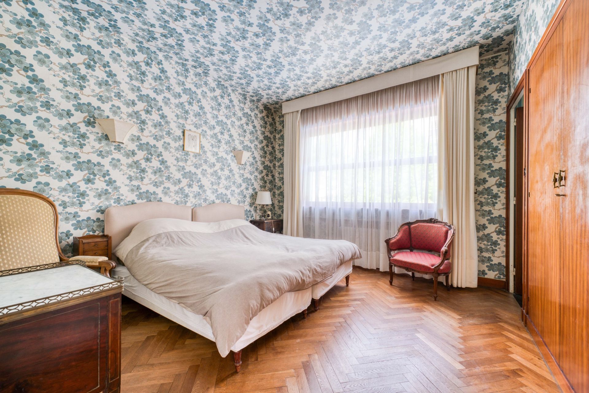 luxury house 8 Rooms for sale on ROYAN (17200)