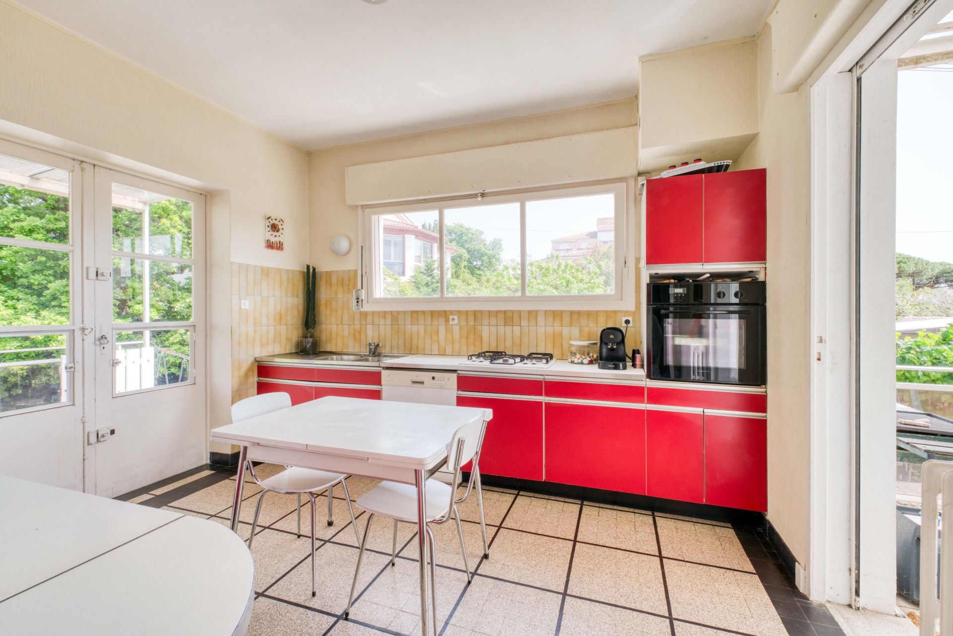 luxury house 8 Rooms for sale on ROYAN (17200)