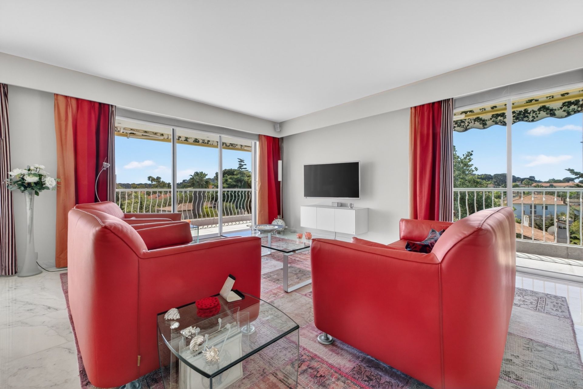 luxury apartment 4 Rooms for sale on ANTIBES (06600)