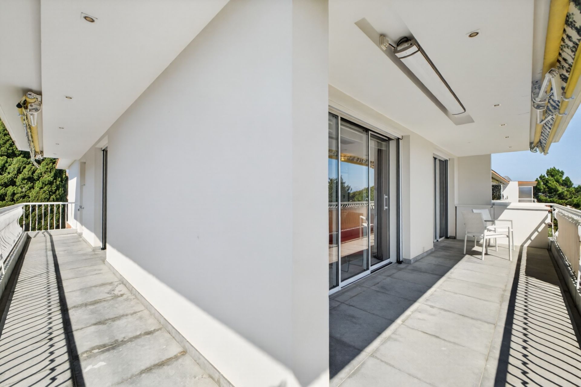 luxury apartment 4 Rooms for sale on ANTIBES (06600)