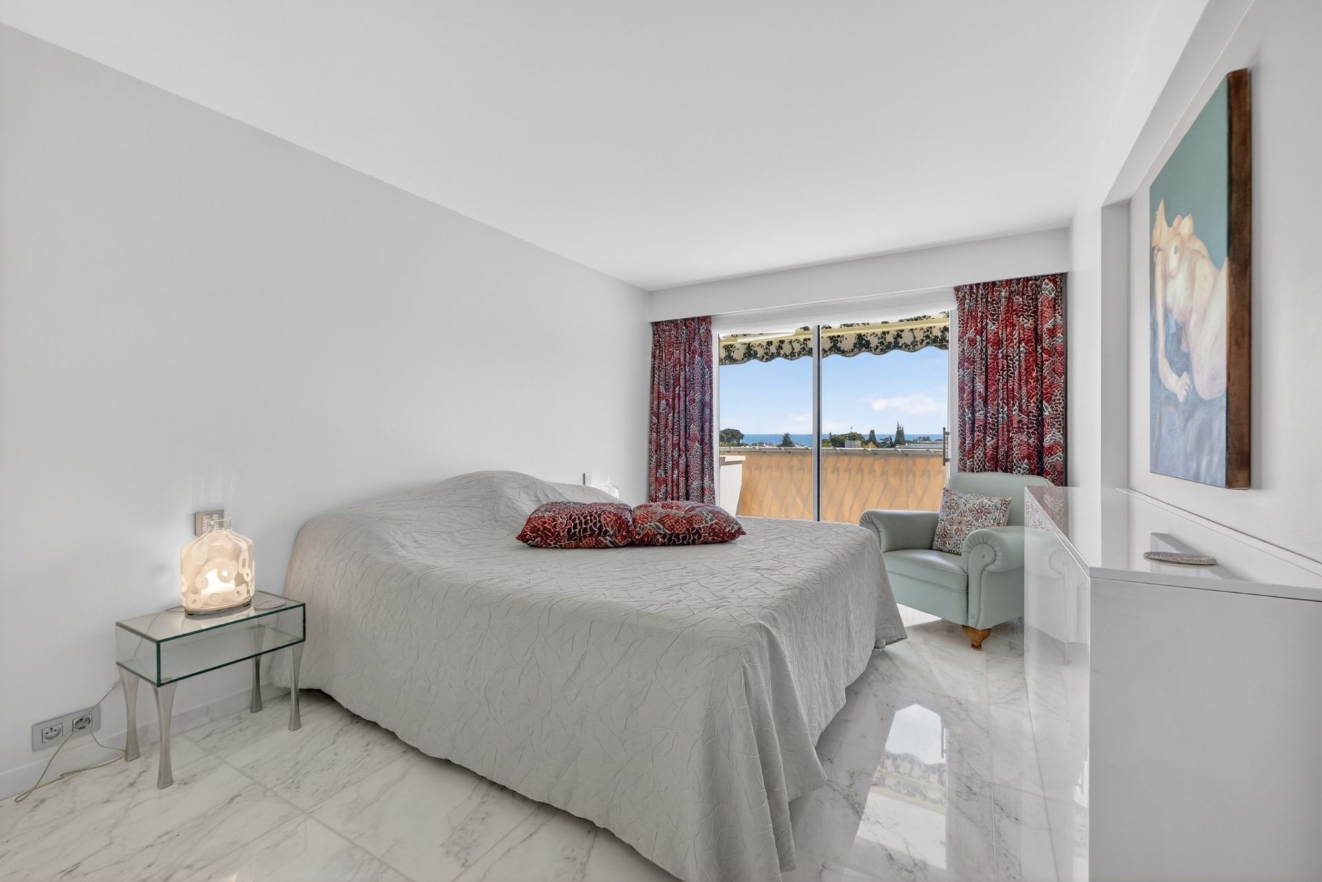 luxury apartment 4 Rooms for sale on ANTIBES (06600)