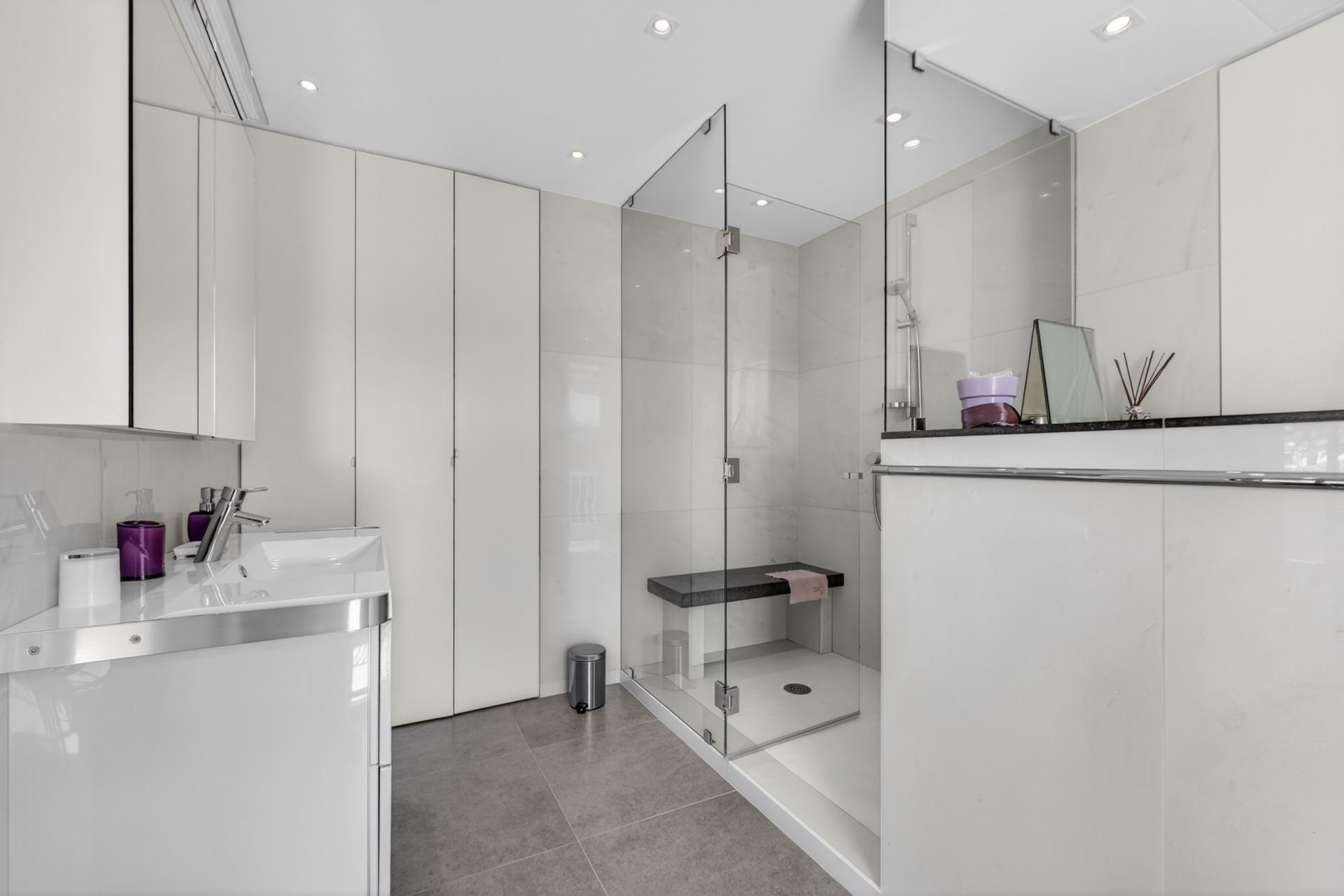 luxury apartment 4 Rooms for sale on ANTIBES (06600)