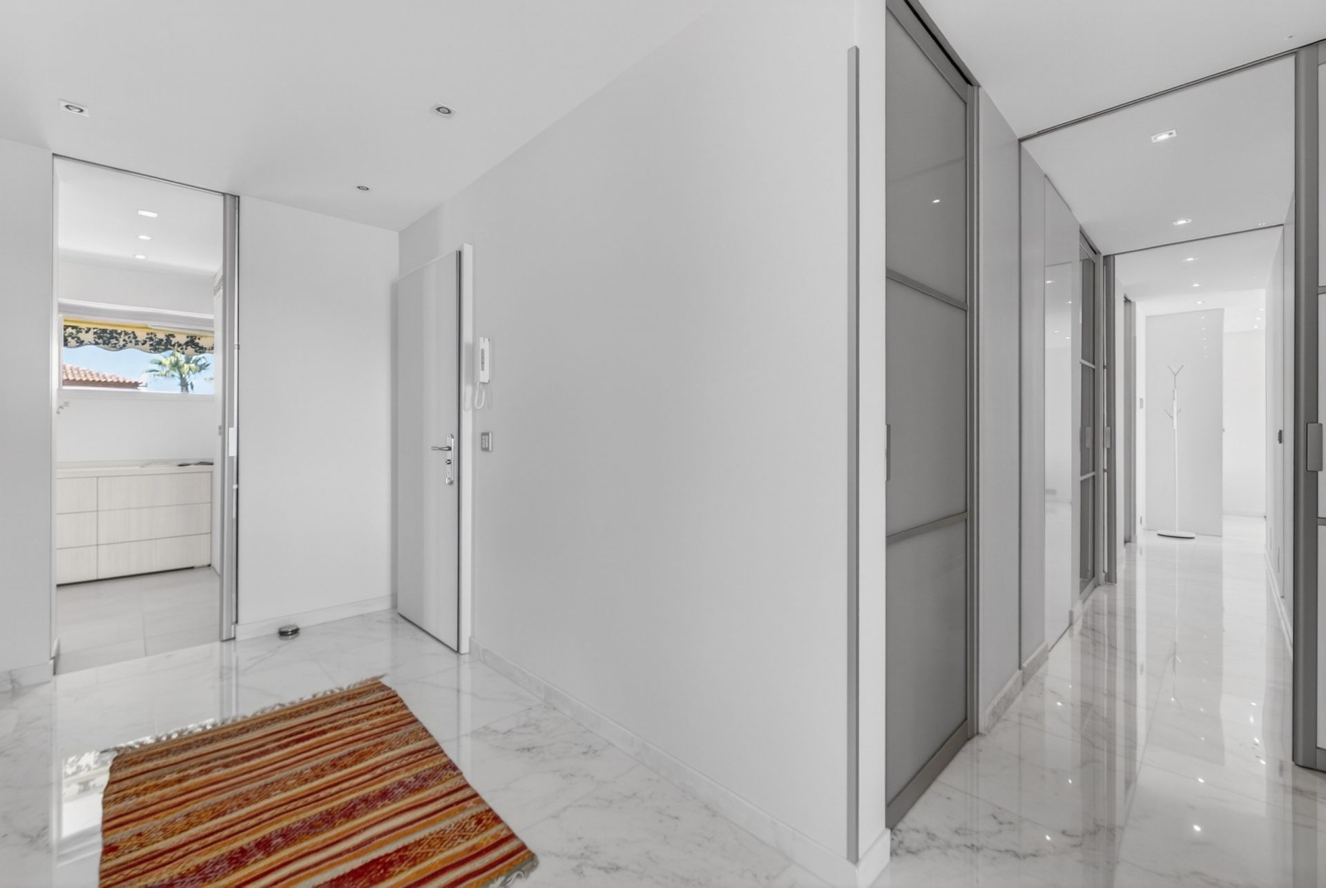 luxury apartment 4 Rooms for sale on ANTIBES (06600)