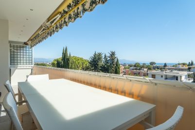 Sale Luxury apartment Antibes 4&nbsp;Rooms 139&nbsp;m²