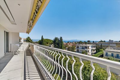 Sale Luxury apartment Antibes 4&nbsp;Rooms 139&nbsp;m²