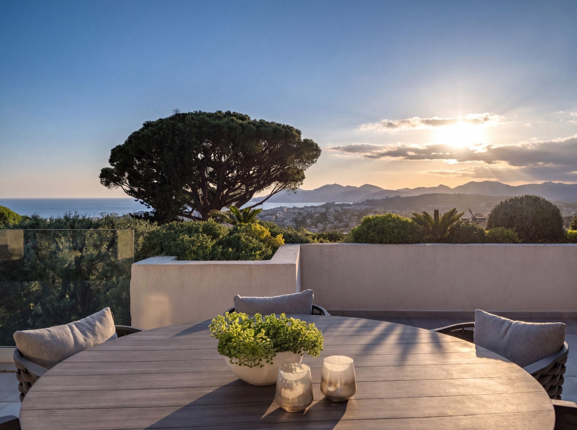 maison contemporaine 7 Pièces en vente sur LE CANNET (06110)