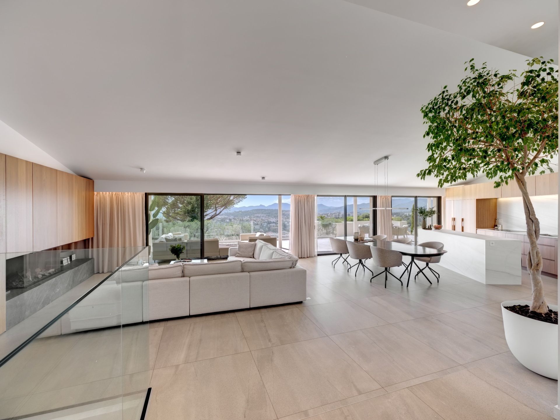 maison contemporaine 7 Pièces en vente sur LE CANNET (06110)
