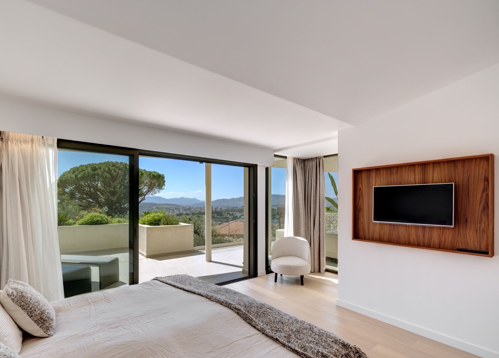 maison contemporaine 7 Pièces en vente sur LE CANNET (06110)