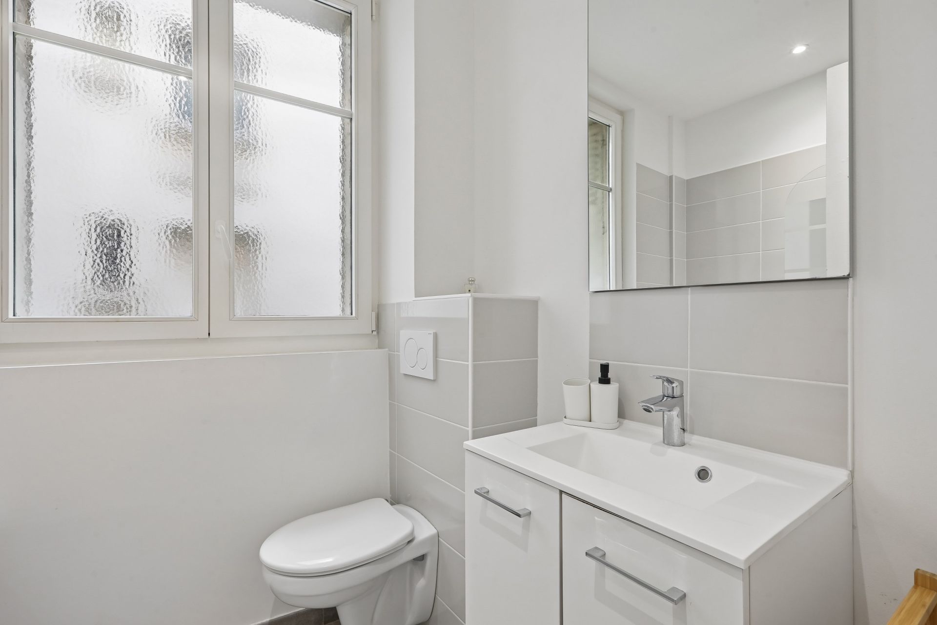 luxury apartment 2 Rooms for sale on PARIS (75116)