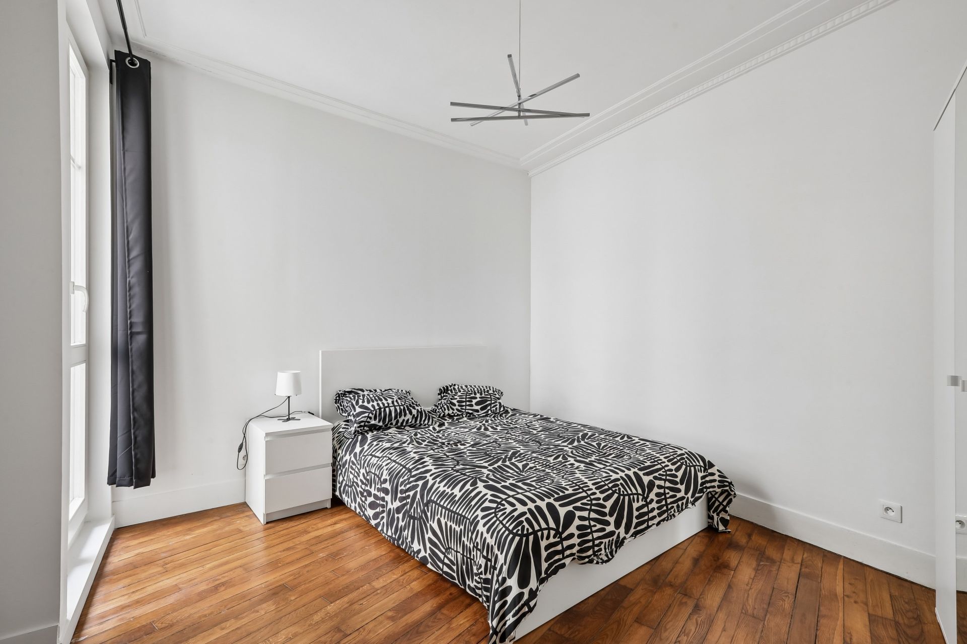 luxury apartment 2 Rooms for sale on PARIS (75116)