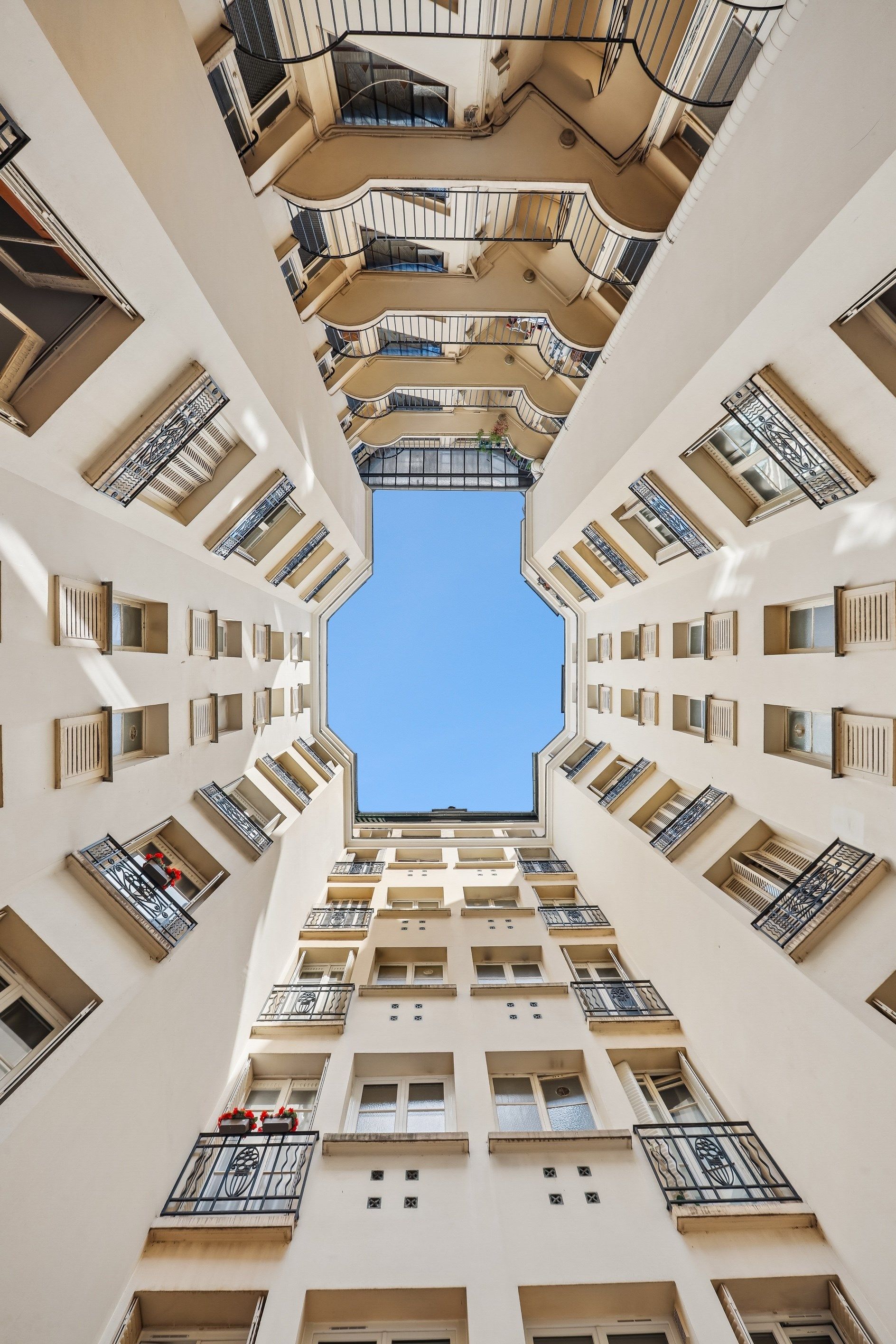 luxury apartment 2 Rooms for sale on PARIS (75116)