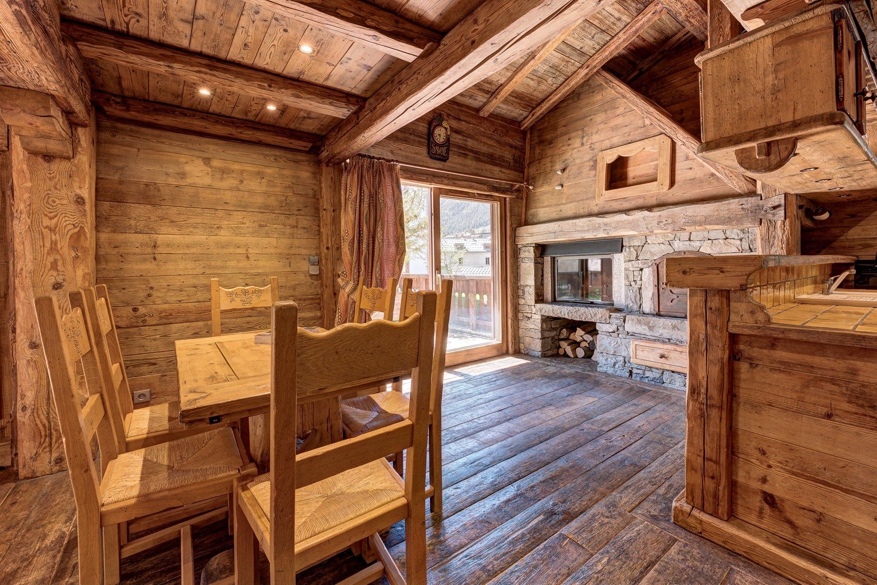luxury apartment 6 Rooms for sale on CHAMONIX MONT BLANC (74400)