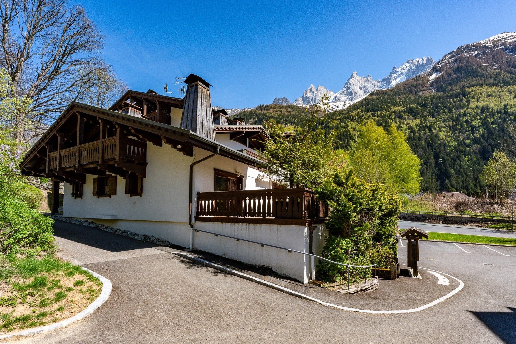 luxury apartment 6 Rooms for sale on CHAMONIX MONT BLANC (74400)