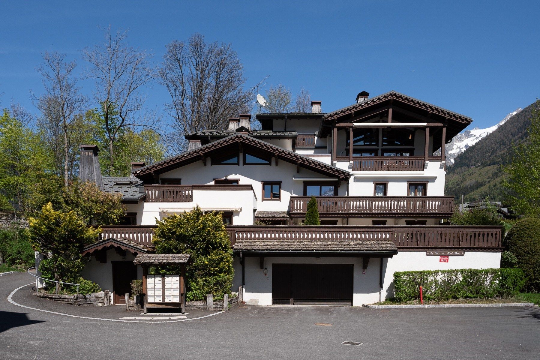 luxury apartment 6 Rooms for sale on CHAMONIX MONT BLANC (74400)